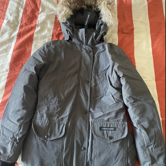 Canada Goose Trillium Parka Size SMALL - Picture 5 of 8